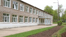 Входная группа Школа № 18.  Демократическая,  37